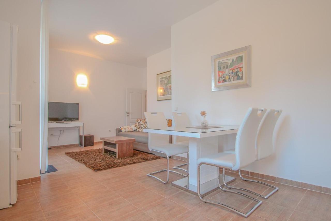 Lea Apartment Novigrad Istria Exterior foto