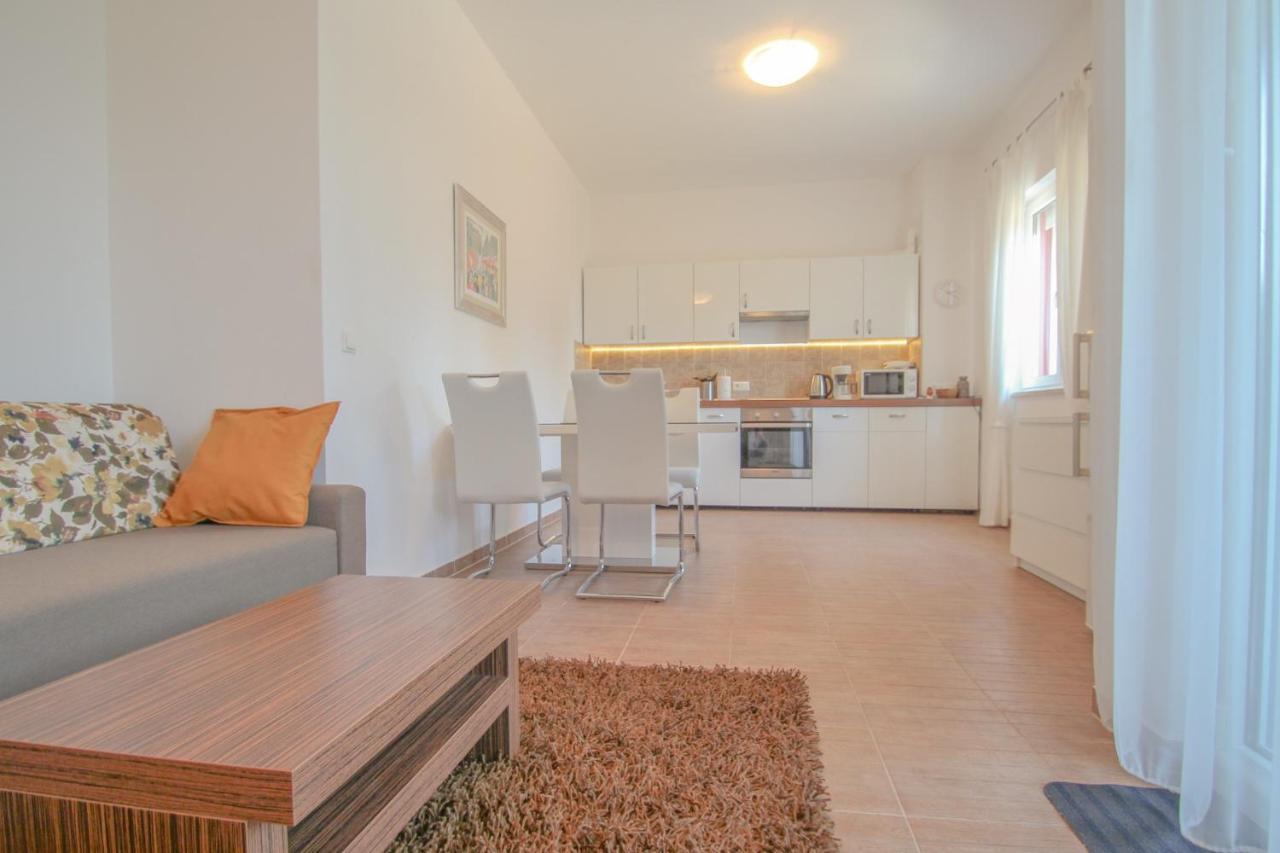 Lea Apartment Novigrad Istria Exterior foto