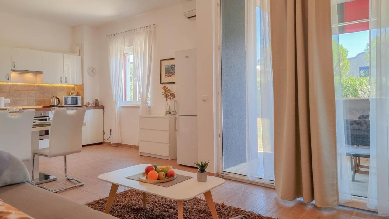 Lea Apartment Novigrad Istria Exterior foto