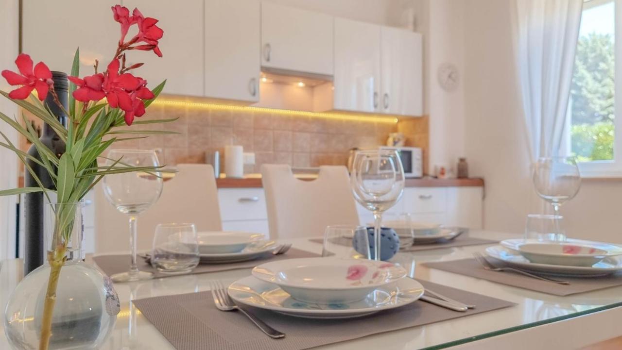 Lea Apartment Novigrad Istria Exterior foto