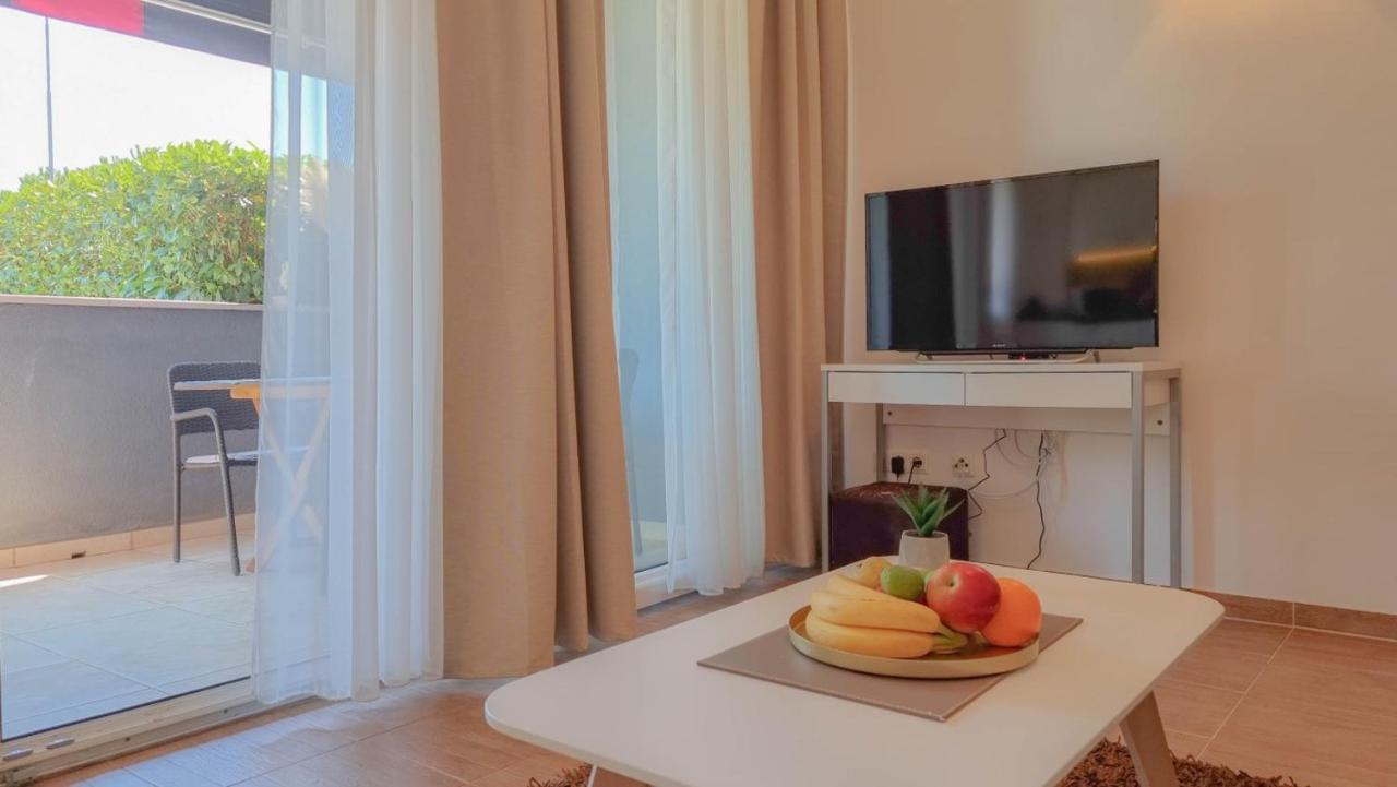 Lea Apartment Novigrad Istria Exterior foto