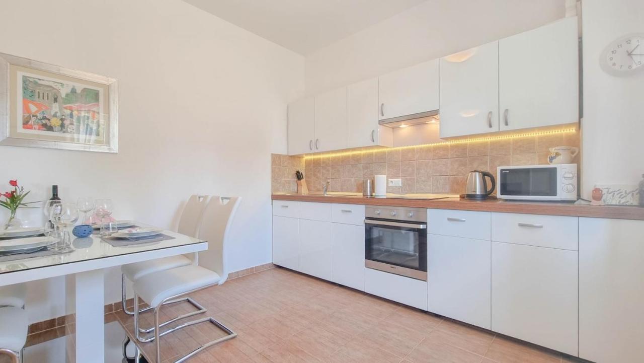 Lea Apartment Novigrad Istria Exterior foto