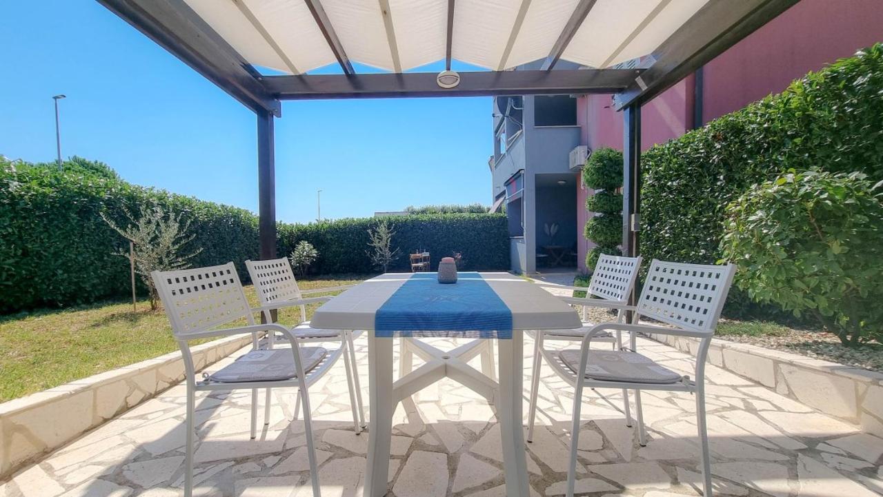 Lea Apartment Novigrad Istria Exterior foto