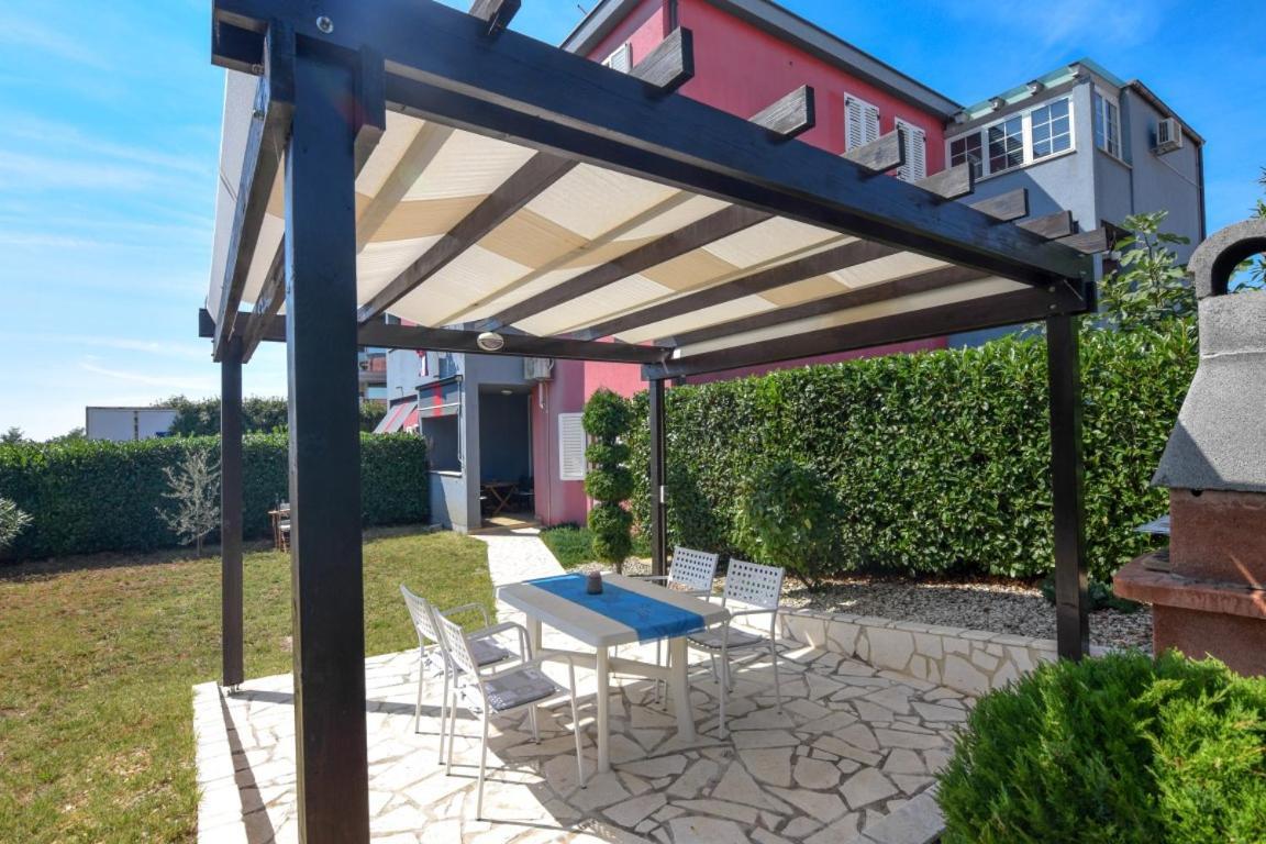 Lea Apartment Novigrad Istria Exterior foto